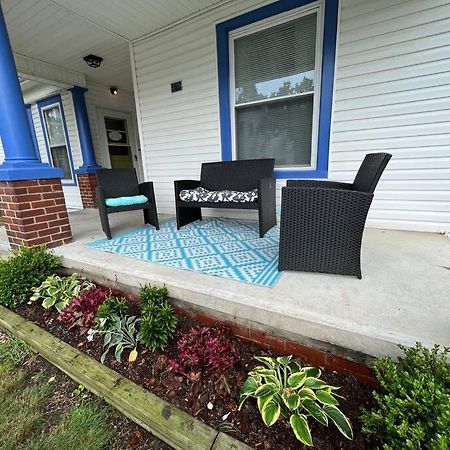 The Purple Door Apt In The Heart Of Radford City ภายนอก รูปภาพ