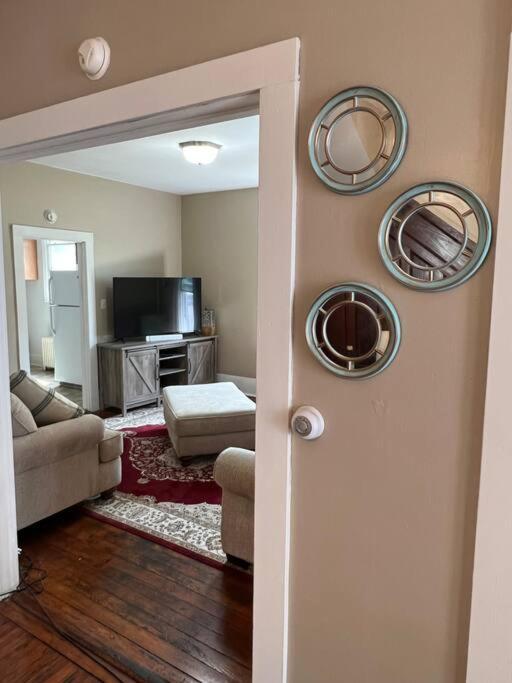 The Purple Door Apt In The Heart Of Radford City ภายนอก รูปภาพ