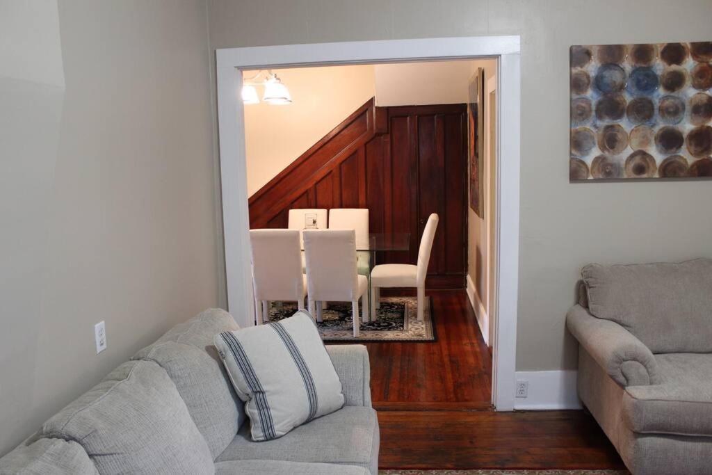 The Purple Door Apt In The Heart Of Radford City ภายนอก รูปภาพ